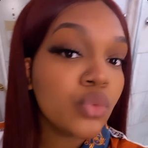 Meet your Posher, Kellandra